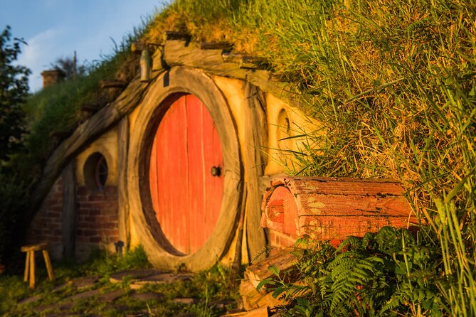 Private 3 Days Tour From Auckland: Hobbiton, Hamilton, Rotorua & Waitomo Caves - Why this private North Island route works
