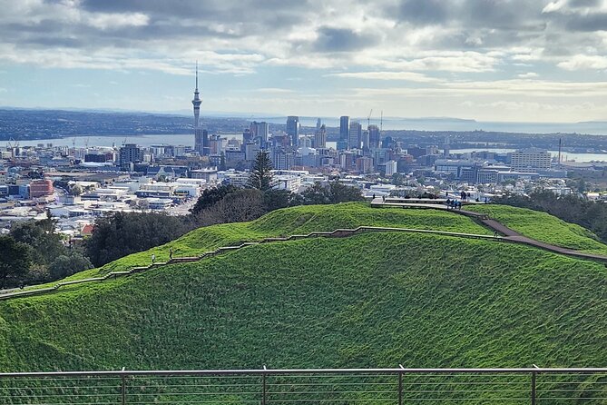 Private Auckland best Spots + Piha beach and rainforest day Tour - Auckland Domain Wintergardens: a calm change of pace