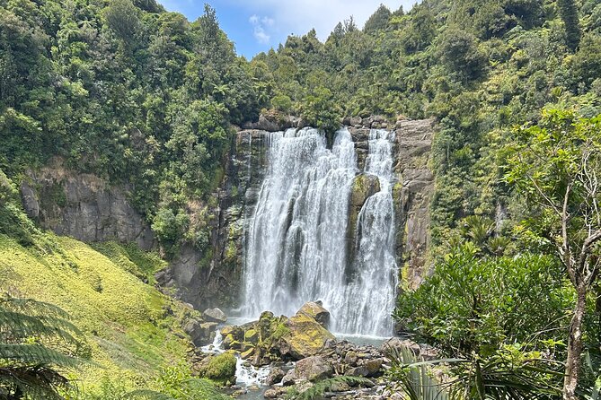 Private Driver Hire – Full-Day Touring-Auckland/Rotorua/Hamilton - Hamilton, a useful link between major stops