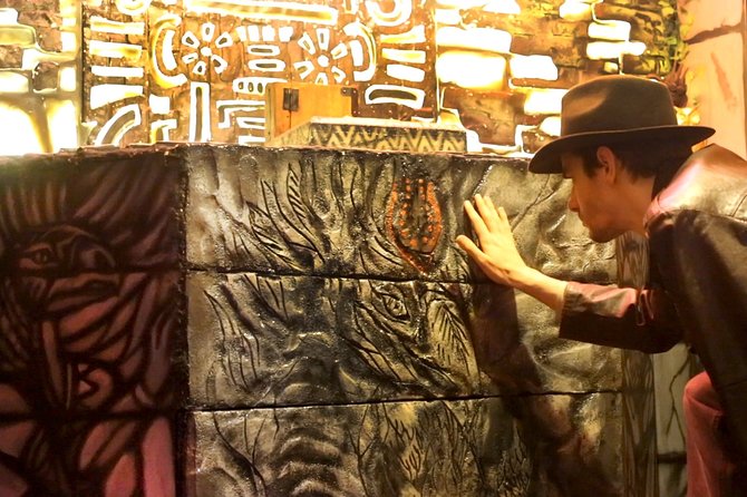 Private Group Puzzle-Solving Adventure Game: Temple - Working together under pressure