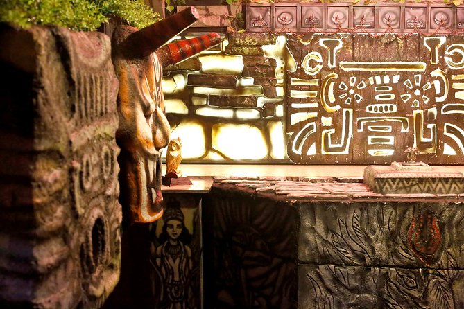 Private Group Puzzle-Solving Adventure Game: Temple - Entering the ancient temple