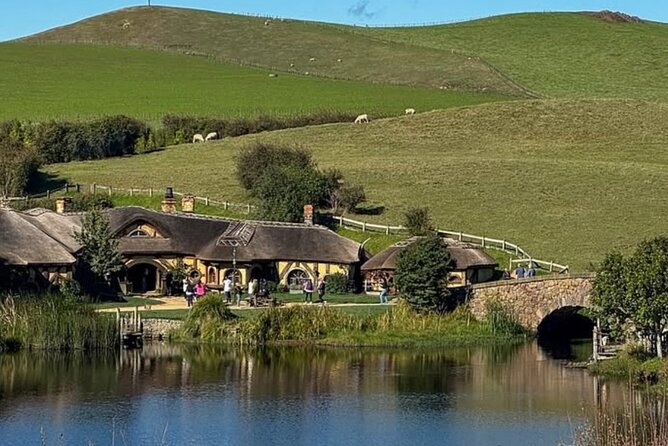 Private Hobbiton Movie Set and Rotorua Day Trip from Auckland - Lady Knox Geyser at 10:15 AM