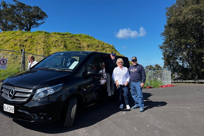 Private Luxury Airport Transfers in Auckland – Sedans & Vans - Communication before pickup