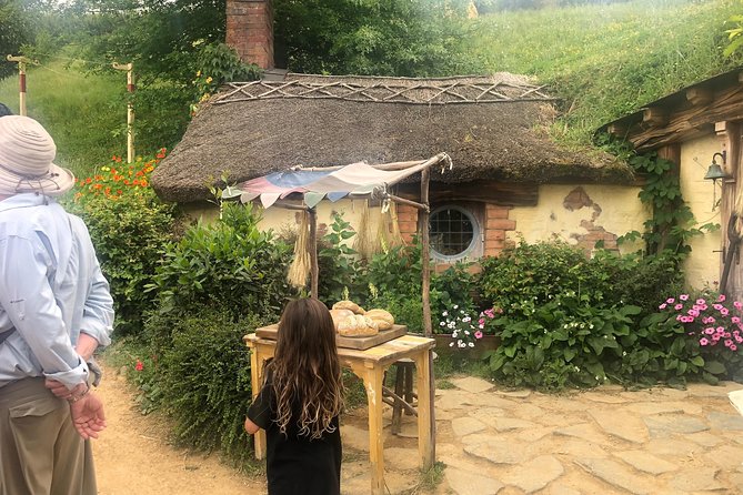 Private Luxury Tour to Hobbiton Movie Set & Waitimo Glowworm Cave - Is $1,675.55 a fair price for two?