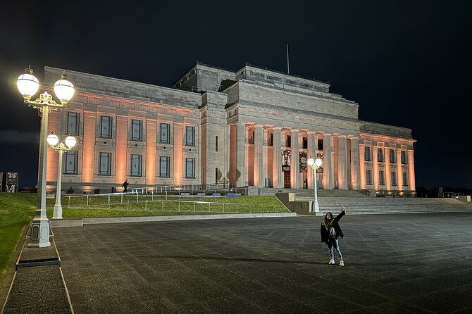 Private Night Tour of Auckland, Sky Tower Bar, Bridge & Museum - Why Auckland is worth seeing after sunset