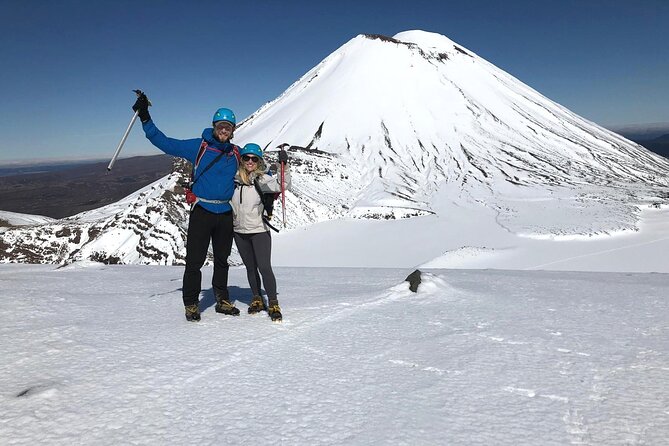 Private Tongariro Crossing Guided Walk - Emerald Lakes and the moon-like volcanic country