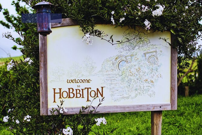Private Tour: Hobbiton Movie Set, Rotorua Mud Pool & Treewalk - Hobbiton Movie Set: a carefully made piece of film history