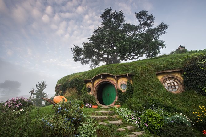 Private Tour: Hobbiton & Waitomo Glowworm Cave Experience - Hobbiton: the most visual part of the day