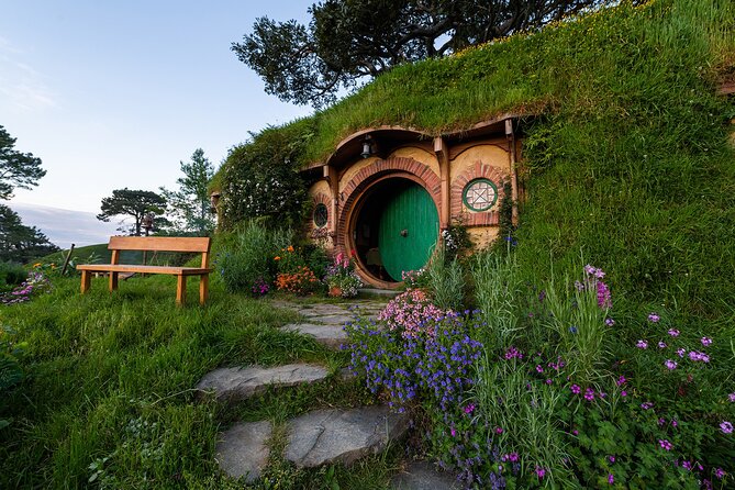 Private Tour: Hobbiton & Waitomo Glowworm Cave Experience - Lunch, clothing, and what to bring