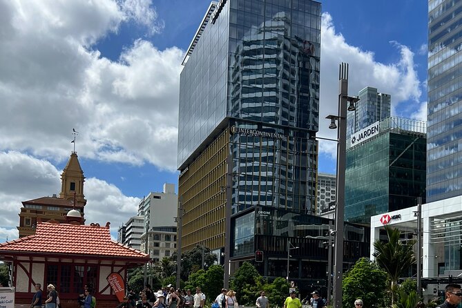 Private Transfer From Auckland City To Auckland Airport - A direct ride with no shared passengers