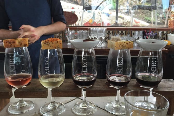 Private Waiheke Food & Wine Tour - The guides are a major part of the value