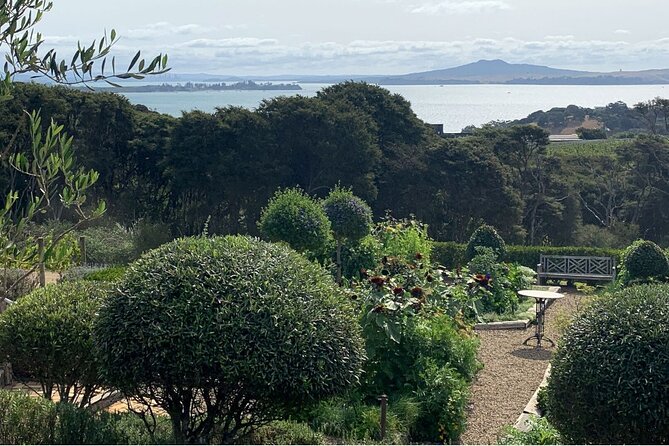 Private Waiheke Food & Wine Tour - Starting in Oneroa and seeing the island