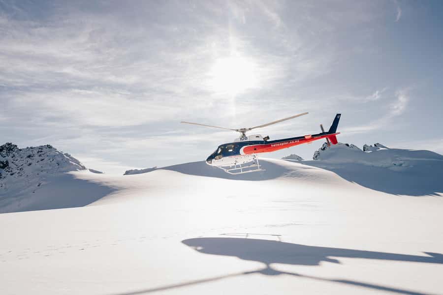 Queenstown: 50-Minute Southern Glacier Helicopter Flight - Ten minutes on snow among the peaks