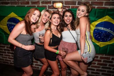 Bar Crawl with 5 Free Shots and Pizza