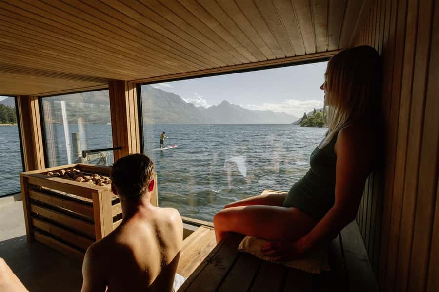 Queenstown: Floating Sauna Experience on Lake Whakatipu - How it fits into a Queenstown day