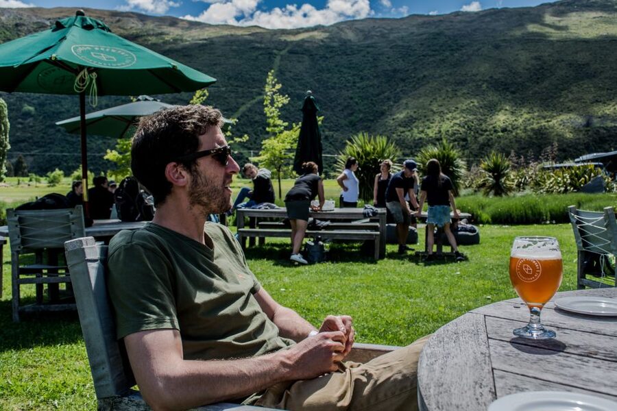 Queenstown & Gibbston Valley: Hop-On Hop-Off Wine Tours - Beer, taverns, and non-wine alternatives