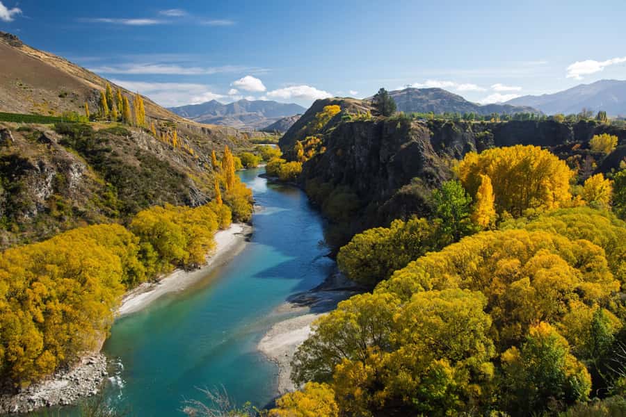 Queenstown: Highlights Tour with Wine Tasting - Lake Wakatipu, the Remarkables, and your first photo stop
