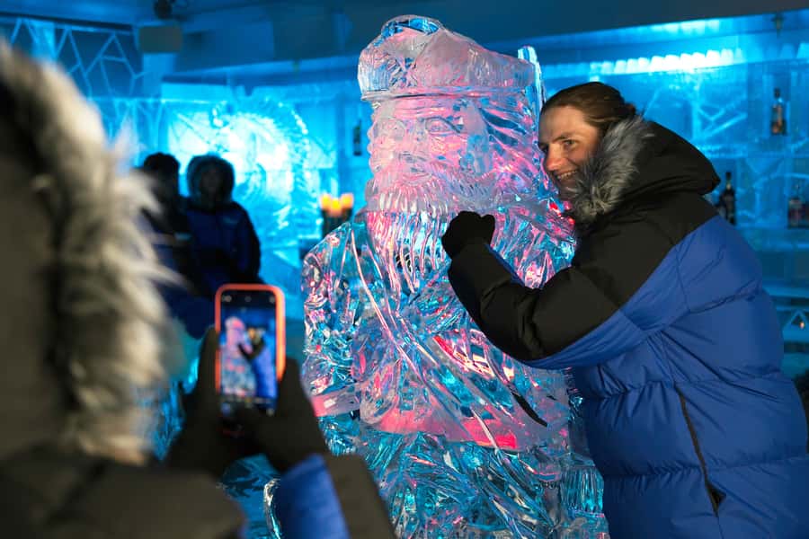 Queenstown: Ice Bar Entry with Warm Winter Gear and Drink - Who will enjoy the Ice Bar most