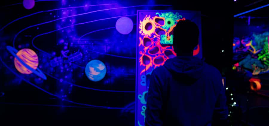 Queenstown: Indoor Putt 'n' Glow Mini Golf - Stepping into Queenstown’s glowing golf course