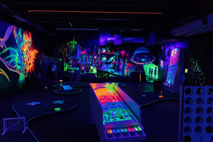 Queenstown: Indoor Putt 'n' Glow Mini Golf - Nine holes with more than putting