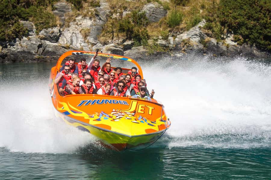 Queenstown: Jet Boat Adventure with Thunder Jet - From Queenstown to Lake Wakatipu