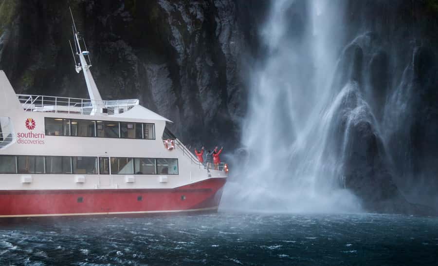 Queenstown: Milford Sound Flight and Cruise - Weather, Clothing, and Practical Limits