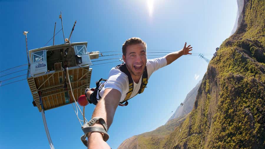 Queenstown: Nevis Bungy - Australasia's Biggest Bungy! - Crossing the valley by see-through cable car