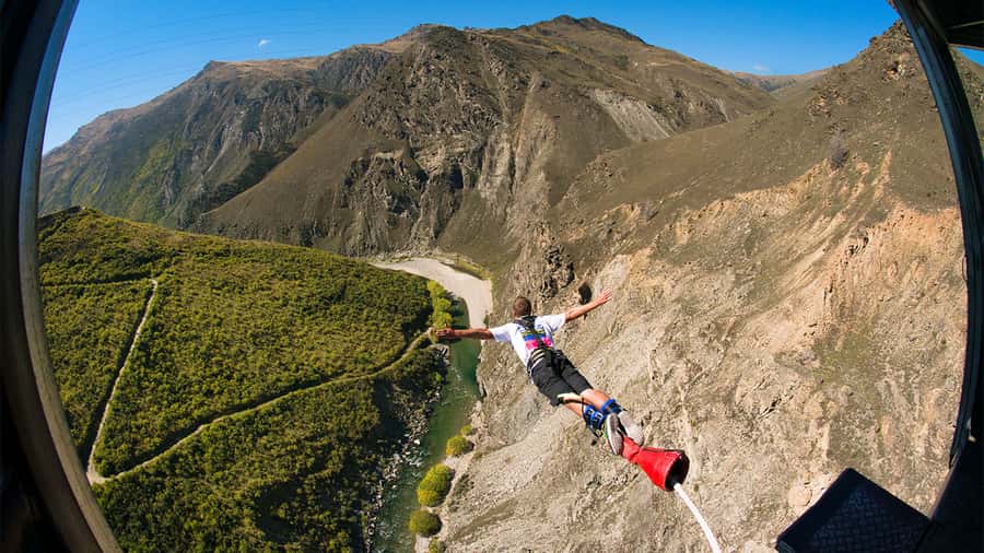 Queenstown: Nevis Bungy - Australasia's Biggest Bungy! - The 4WD ride into the Nevis Playground