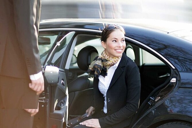 Queenstown Private Airport Transfer: Door to Door Service - Who should book this transfer