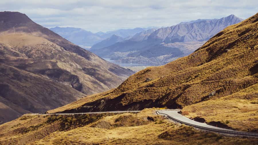 Queenstown: Private Day Trip to Wanaka, Arrowtown & More - Your guide can make or break the road day
