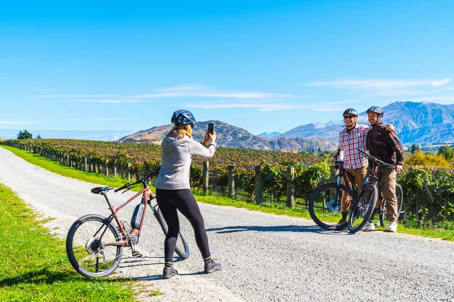 Queenstown: Self-Guided Gibbston Valley Wineries Bike Tour - Bike fitting, safety briefing, and choosing your ride