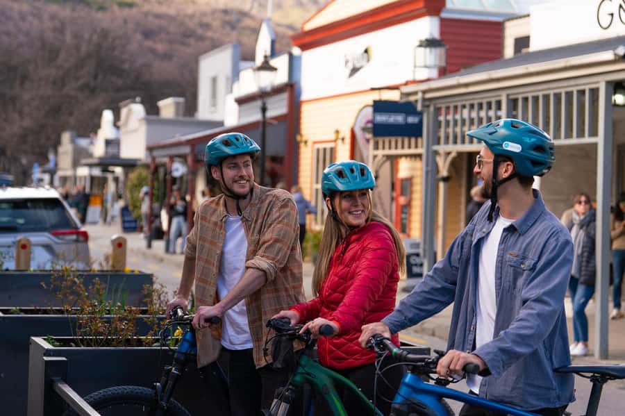 Queenstown: Self-Guided Gibbston Valley Wineries Bike Tour - Lunch, tastings, and the real cost of the day