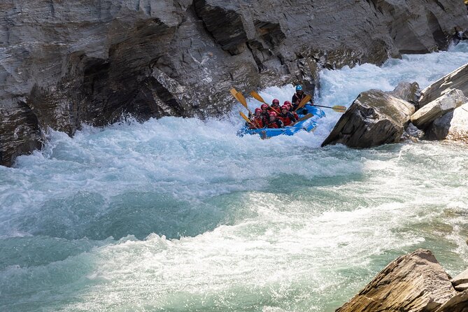 Queenstown Shotover River White Water Rafting - The Oxenbridge Tunnel and Cascade Rapid