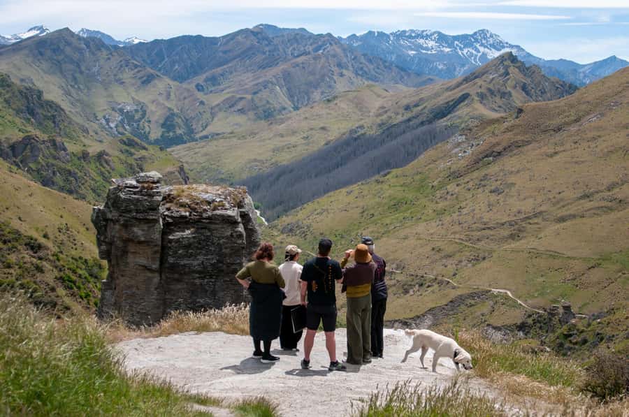 Queenstown: Skippers Canyon Goldrush Highlights Tour - Taking on Skippers Canyon Road