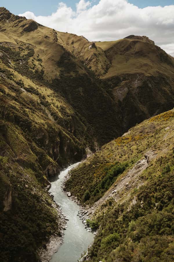 Queenstown: Skippers Canyon Goldrush Highlights Tour - Hearing Queenstown’s gold rush story