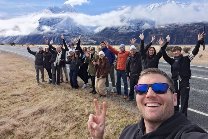 Queenstown to Lake Tekapo via Mt Cook One-Way Small Group Tour - Cromwell, Lake Dunstan, and the climb to Lindis Pass