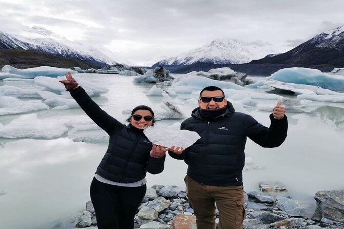 Queenstown to Mt Cook Small Group Tour (One-Way) - Lake Pukaki and the first view of Aoraki