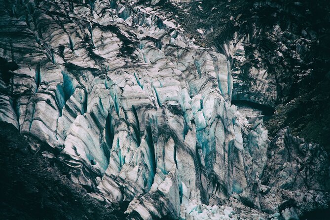 Queenstown to Mt Cook Small Group Tour (One-Way) - What the guides add to the ride