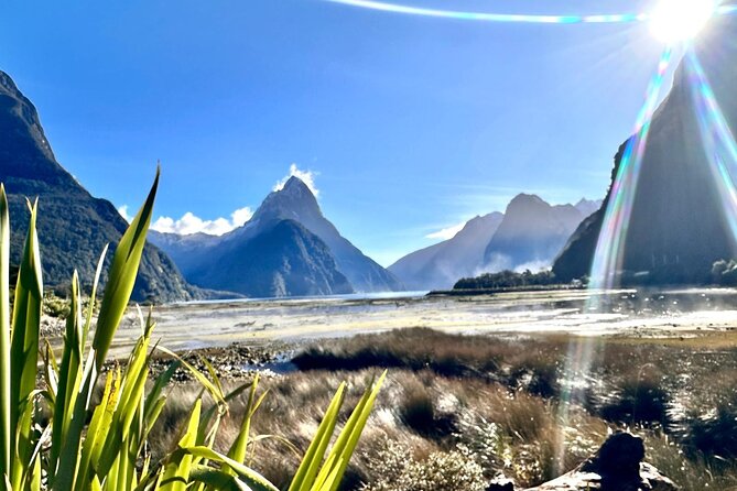 Queenstown to Te Anau via Milford Sound inc Cruise & Lunch - Lake Gunn and the quiet side of the route