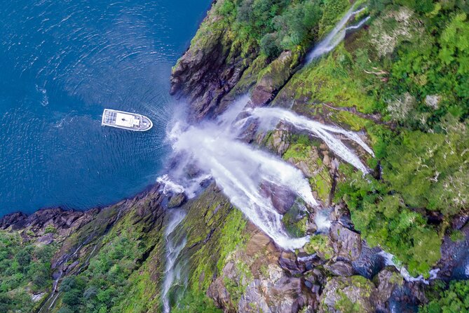 Queenstown to Te Anau via Milford Sound inc Cruise & Lunch - Rivers, waterfalls, and the Darran Mountains