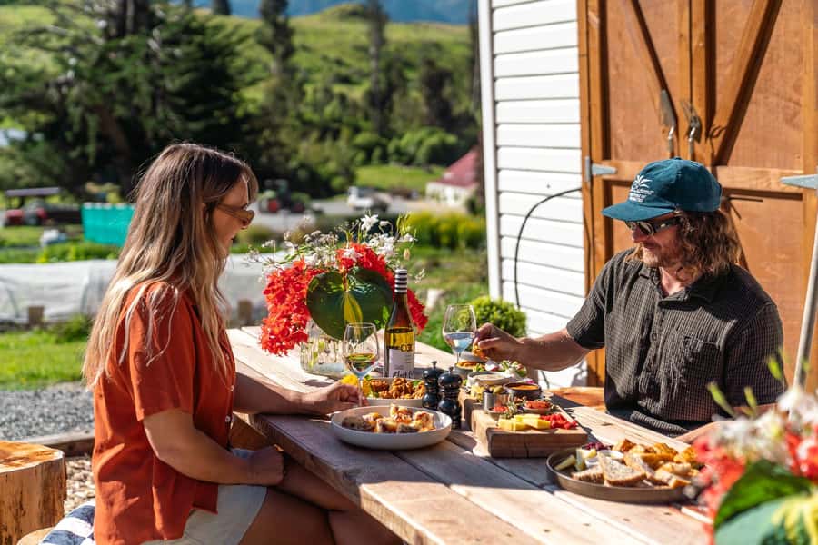 Queenstown: Walter Peak Garden to Table Experience - Crossing Lake Whakatipu on the TSS Earnslaw