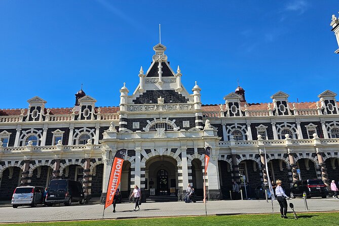 Quickie Tours 1 Hour City Sights Tour Cruise Ship days Only - Baldwin Street: Ten Minutes on the Steepest Road