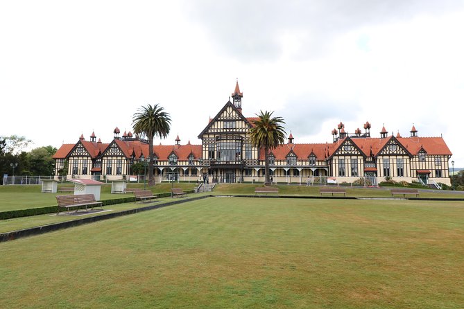 Rotorua and Waitomo Caves Day Trip from Auckland -Smaller Groups - The guides can make or break the road time