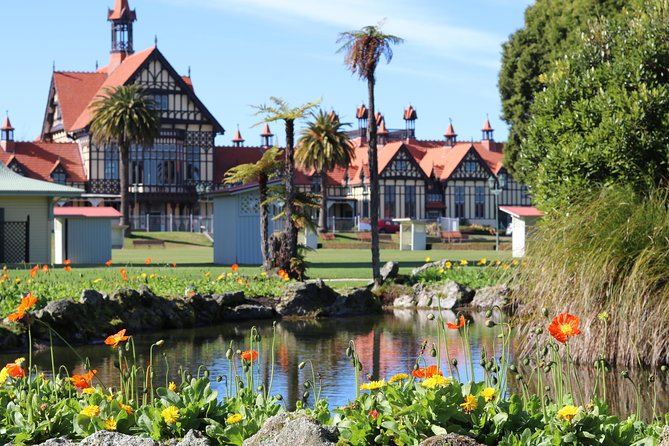Rotorua Duck Boat Guided City and Lakes Tour - Government Gardens, Sulphur Point, and the Blue Baths
