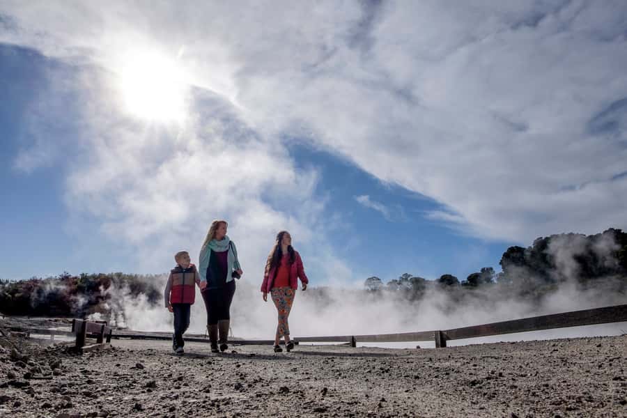 Rotorua: Hell's Gate Geothermal Walk - New Zealand’s largest active mud volcano