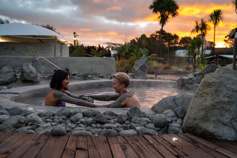 Rotorua: Hells Gate Outdoor Mud Bath & Spa Experience - Cooling off in the fresh spring plunge