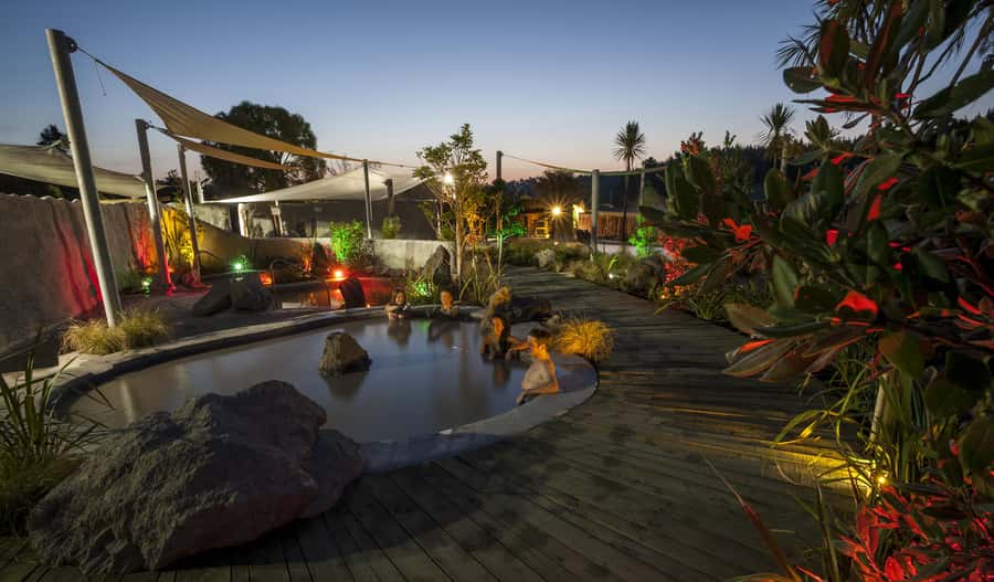 Rotorua: Hells Gate Outdoor Mud Bath & Spa Experience - Adding the Hells Gate geothermal walk