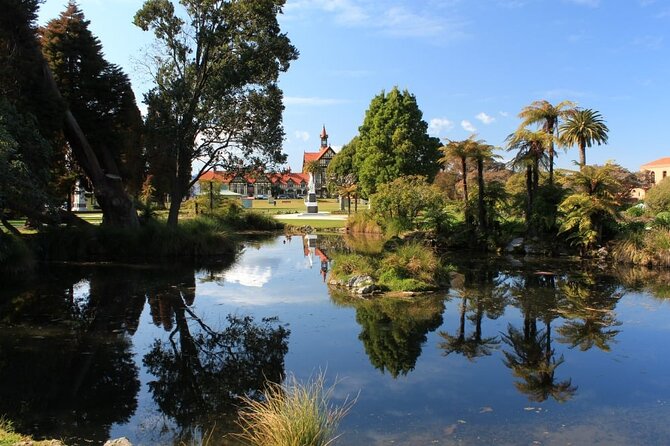 Rotorua Highlights Tour - Sulphur Point introduces Rotorua’s geothermal character