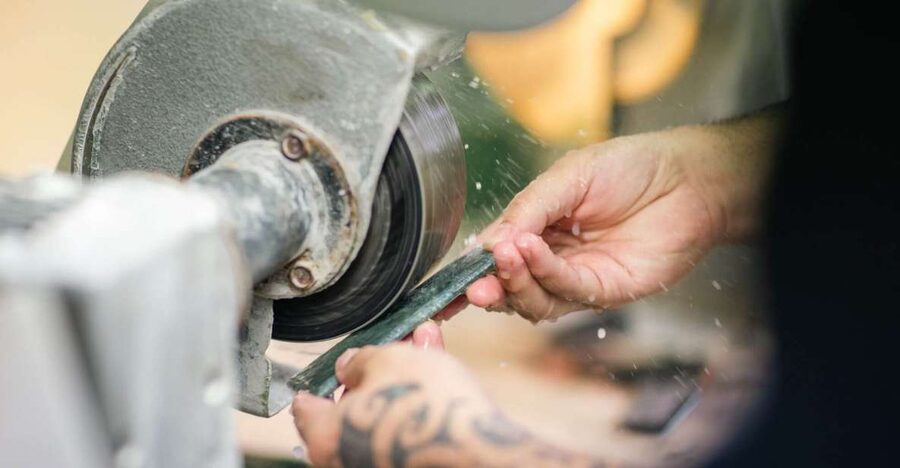 Rotorua: Jade Carving Experience at a Local Studio - What the 40-minute format gets right