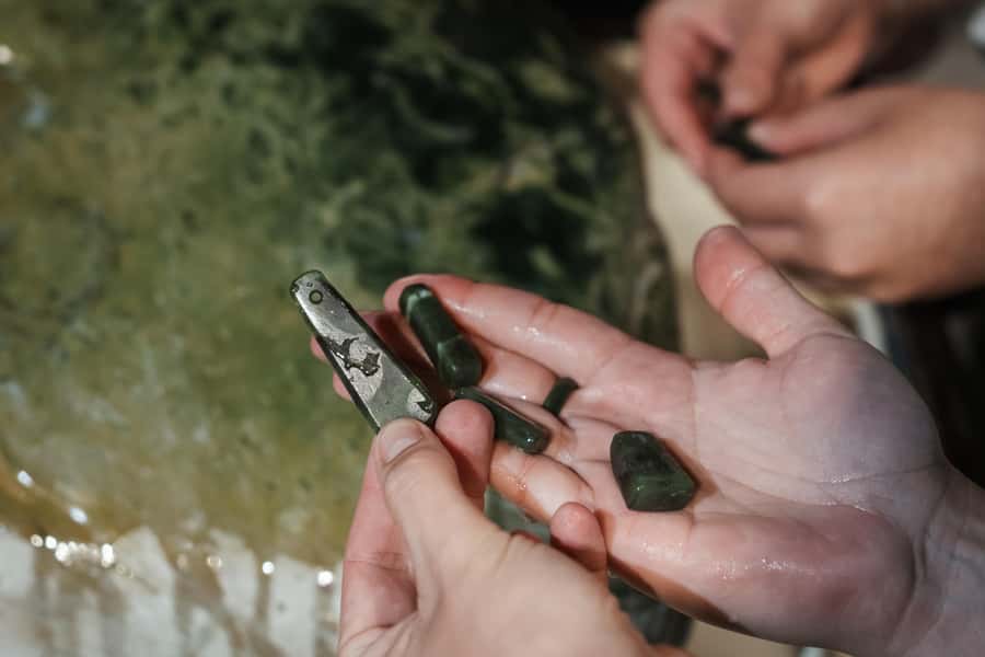 Rotorua: Jade Carving Experience at a Local Studio - Booking, cancellation, and practical planning